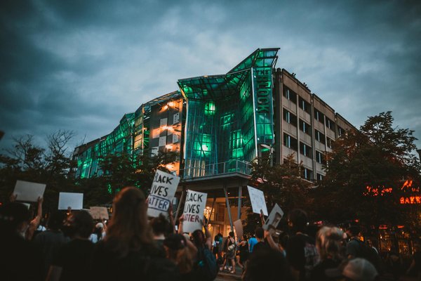 Wie man den Innenraum eines Autos klimafreundlich gestaltet